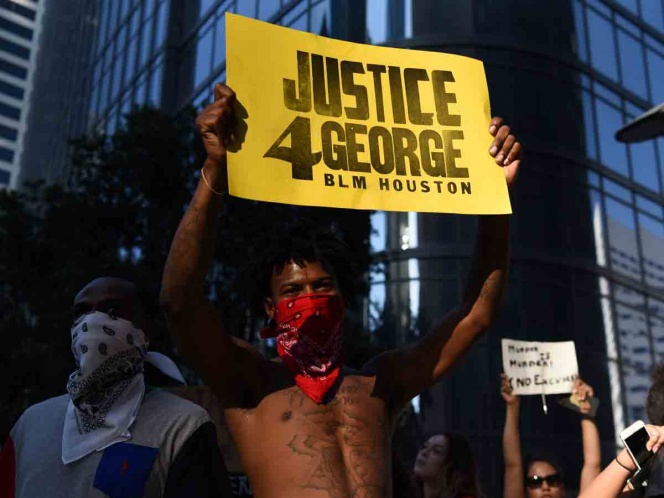 Canales de TV en EU paran 8 minutos programación en honor a Floyd