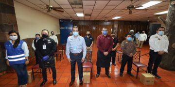 Dan 600 despensas a empleados de restaurantes en Nuevo Laredo