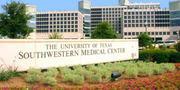 Texas amplía capacidad hospitalaria en Laredo