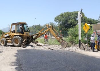 Rehabilitan cruce de vías con calle Berriozabal