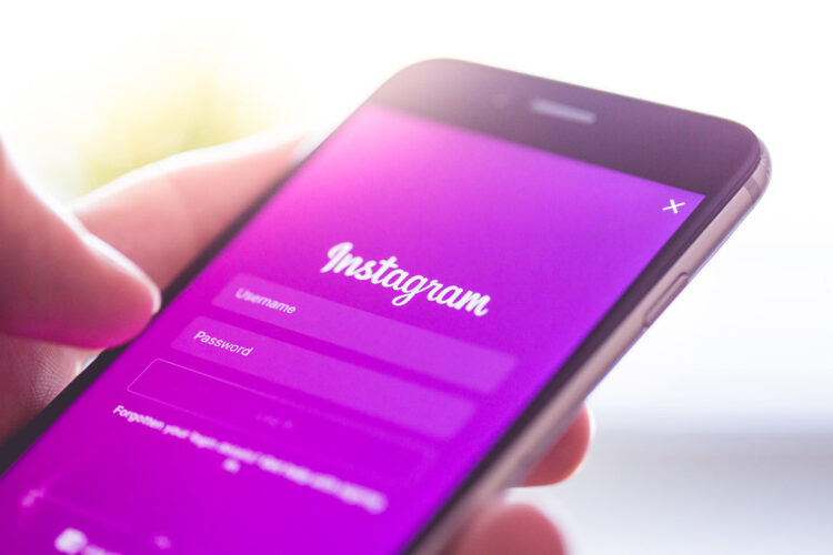¿Existe un truco para ocultar conversaciones en Instagram?