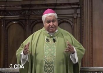 Pide Iglesia Católica caminar con pasos firmes y seguros