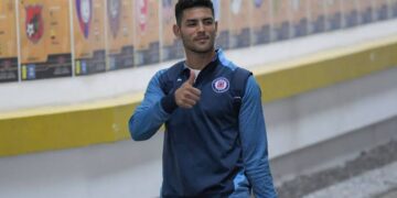 Lucas Passerini ya presume el logo y la vestimenta del Necaxa
