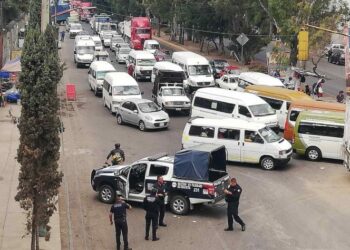 Tras retiro de puestos de comida cierran la México-Texcoco