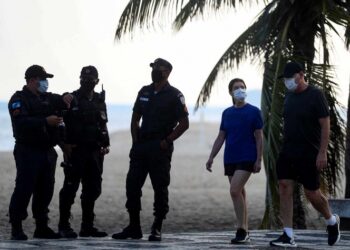 Prueban en Brasil vacuna de Universidad de Oxford y AstraZeneca