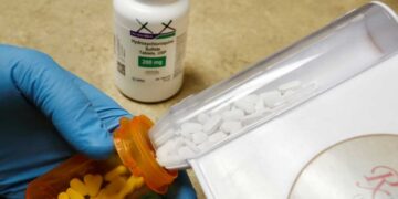 Reanuda OMS pruebas con hidroxicloroquina para Covid-19