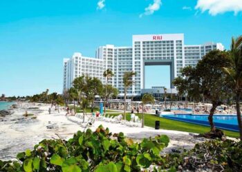 Hoteles de Cancún reanudan actividad con estrictos protocolos sanitarios