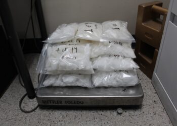 Tratan de burlar programa FAST para contrabandear metanfetamina