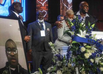 Despiden miles a George Floyd en Minneapolis