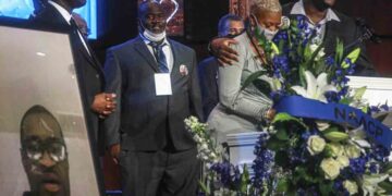 Despiden miles a George Floyd en Minneapolis