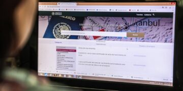 Tramita SRE pasaporte  sólo en casos urgentes