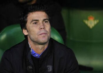 Rubi continúa como técnico del Betis de Andrés Guardado y Diego Lainez
