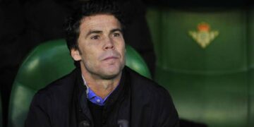 Rubi continúa como técnico del Betis de Andrés Guardado y Diego Lainez