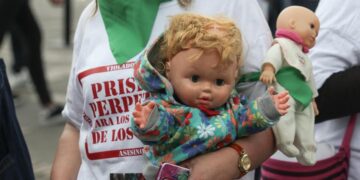 Colombia aprueba cadena perpetua para violadores y asesinos de niños