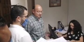 Critican regidores medida de Xico para reducir compensaciones de empleados municipales