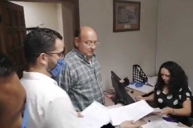 Critican regidores medida de Xico para reducir compensaciones de empleados municipales