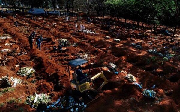 Por cuarto día hay más de mil muertos en Brasil