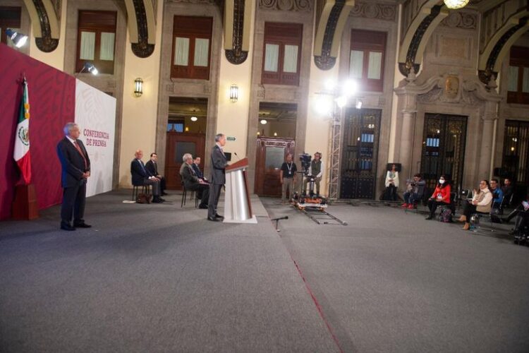 ”COVID podría repuntar de octubre a marzo junto a influenza”: López -Gatell