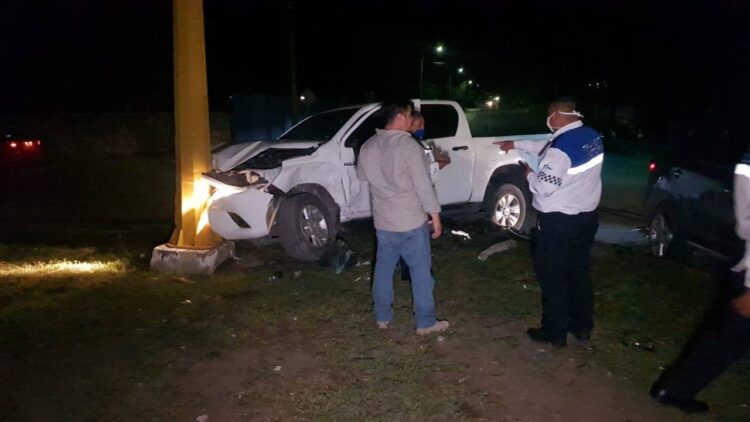 Ebrio provoca aparatoso accidente