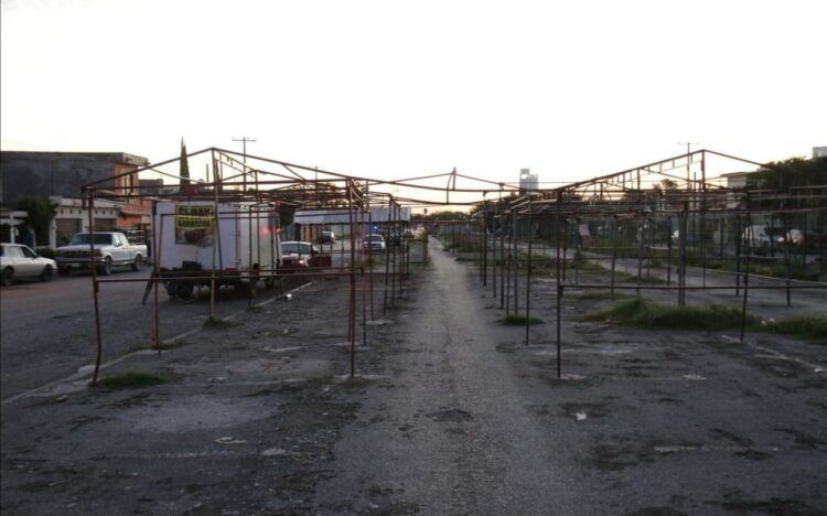 Supervisan respeto a reapertura gradual en Tianguis de La Paz y La Libertad.
