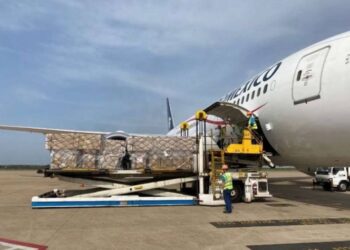 Vuelo con ventiladores chinos llegará este domingo a México