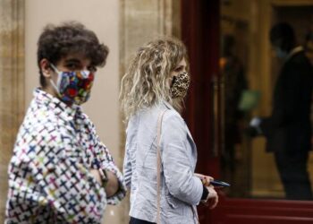 La mascarilla, antes sospechosa, ahora tranquiliza