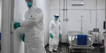 Entregarán apoyos a personal médico afectado por Covid-19