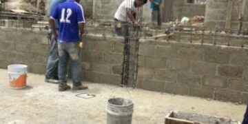 Enfrentan crisis laboral los obreros de la construcción