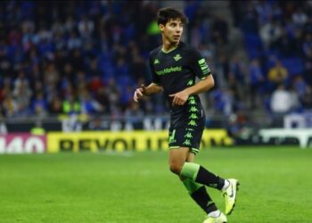 En México tienen miedo de debutar a jóvenes, señala Diego Lainez