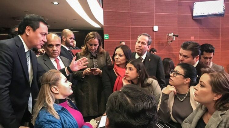 Senadores priístas se desmarcan de panfleto “Rescatemos a México de Bloque Opositor Amplio”