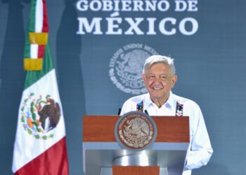 López Obrador reprocha uso político de la pandemia