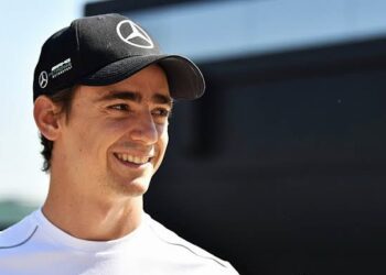 Esteban Gutiérrez cierra la temporada virtual de F1 con un cuarto podio al hilo