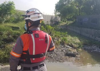 Arroyo arrastra auto de mariachis en Nuevo León, hay 4 muertos