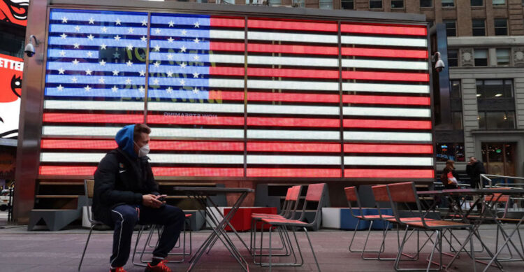 Al menos once estados de EEUU dieron marcha atrás en sus planes de reapertura