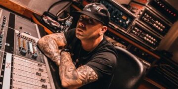 Wisin lanza su propia casa discográfica, “La Base Music Group”.