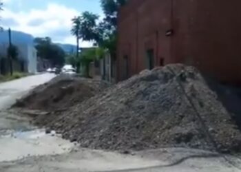 Precaución en el 5 Guerrero por acumulación de escombro por trabajos de rehabilitación