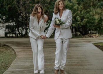 Monserrat Oliver publica fotos de su boda gay