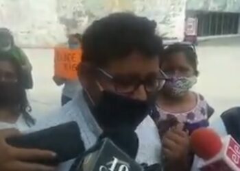 Nueva protesta de maestros en la Secretaría de Educación, aún no les pagan.