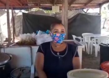 Negocios de comida rápida toman medidas sanitarias ante nueva cuarentena.