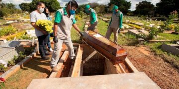 Por cuarto día hay más de mil muertos en Brasil