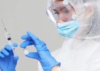 Rusia ensaya en humanos 2 vacunas contra COVID-19