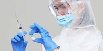 Rusia ensaya en humanos 2 vacunas contra COVID-19