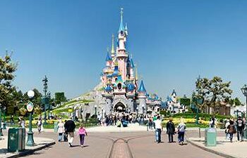 Disneyland París reabrirá sus parques progresivamente desde el 15 de julio