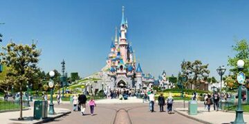 Disneyland París reabrirá sus parques progresivamente desde el 15 de julio