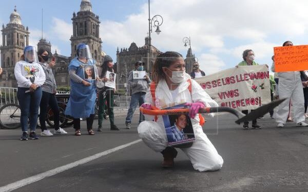 Pandemia y recortes minan la esperanza de las familias de los desaparecidos