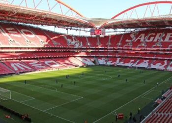 La Champions va sin público