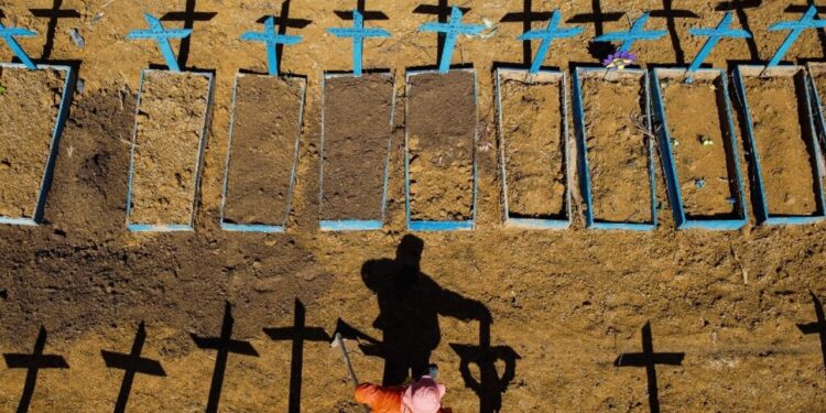 Por cuarto día hay más de mil muertos en Brasil