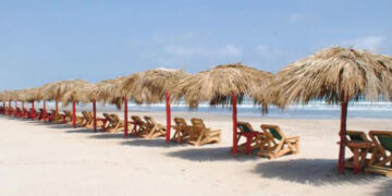 Retirarán hasta 2000 palapas para reapertura de playa Miramar en Madero