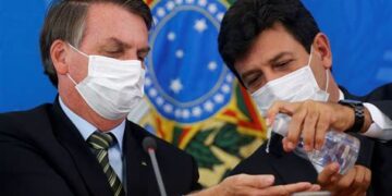Gobierno de Brasil publica números divergentes sobre casos y muertes por COVID-19