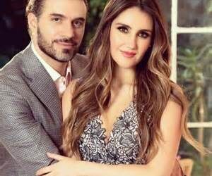 Dulce María anuncia que está embarzada